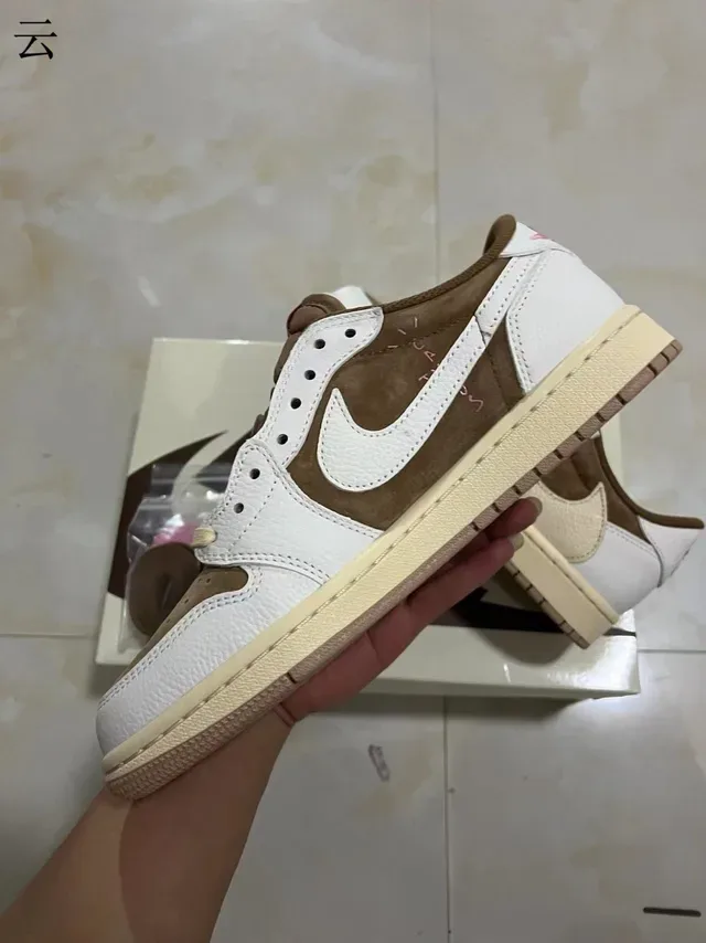 Nike Air Jordan 1 Low Travis Scott Fragment Brown White Lifestyle Sneakers 5