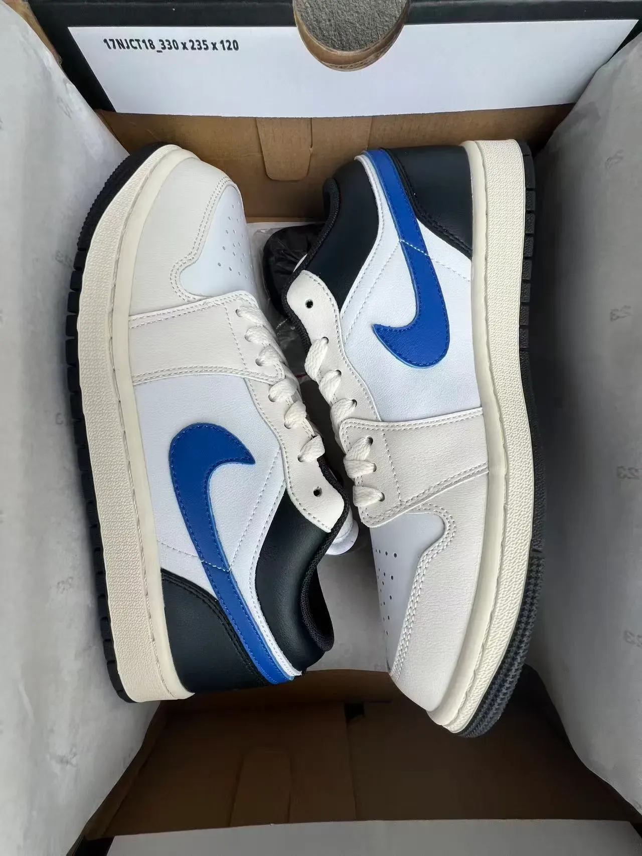 Nike Air Jordan 1 Blanc Noir Bleu Royal Lifestyle Sneakers 8