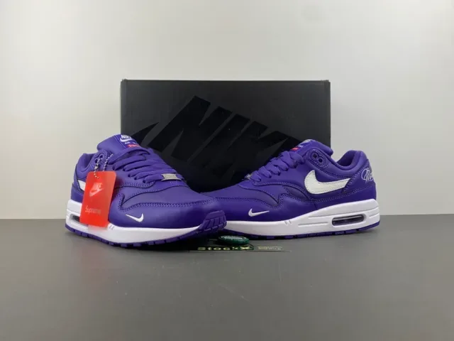 Nike Air Max 1 Purple and White Lifestyle Sneakers 13
