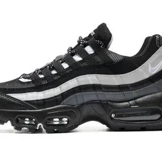Nike Air Max 95 Preto e Prateado Tênis Lifestyle