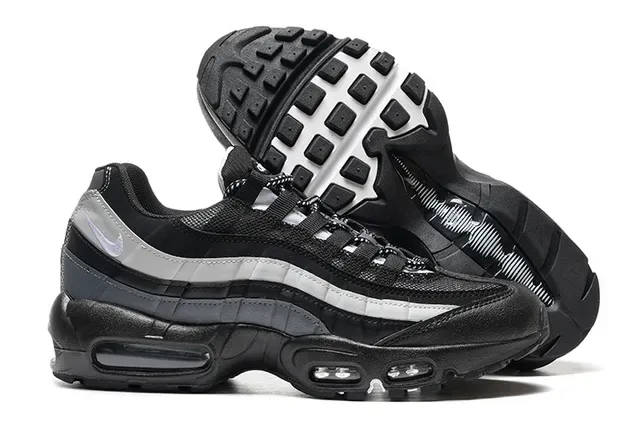 Nike Air Max 95 Black and Silver Lifestyle Sneakers 3