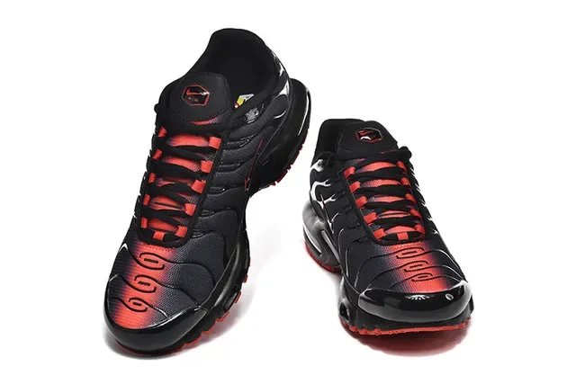 Nike Air Max Plus Black White Lifestyle Sneakers 6