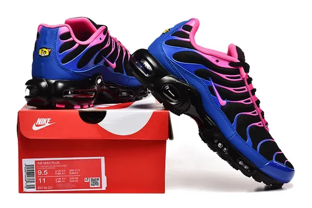 Nike Air Max Plus Black White Lifestyle Sneakers 19