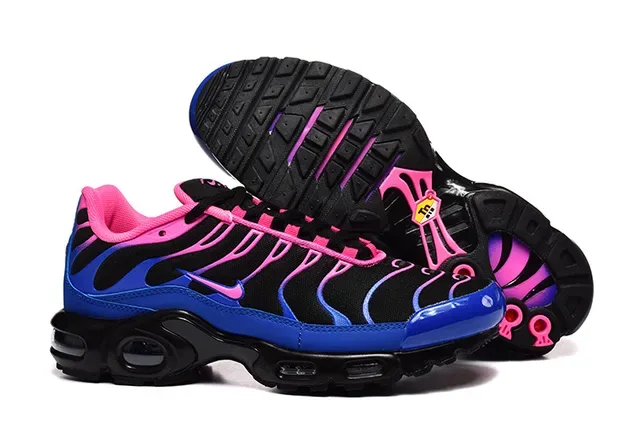 Nike Air Max Plus Black White Lifestyle Sneakers 21