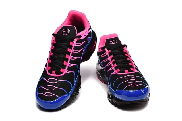 Nike Air Max Plus Black White Lifestyle Sneakers 23
