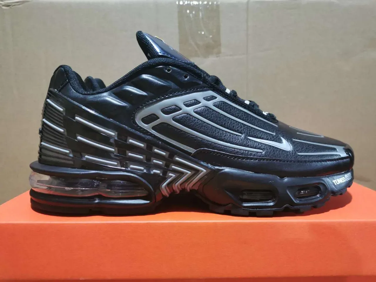 Nike Air Max Plus Tuned Air Black Silver Lifestyle Sneakers 6