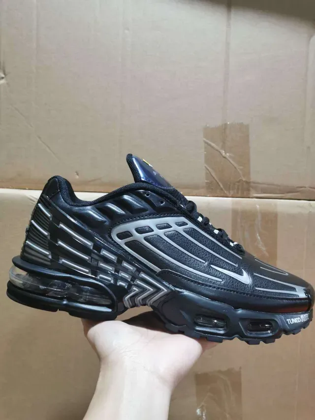 Nike Air Max Plus Tuned Air Black Silver Lifestyle Sneakers 9
