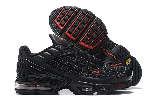 Nike Air Max Plus White Lifestyle Sneakers 3