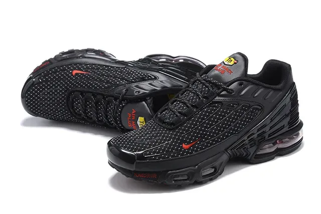 Nike Air Max Plus White Lifestyle Sneakers 7