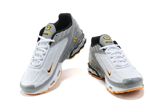 Nike Air Max Plus White Lifestyle Sneakers 8