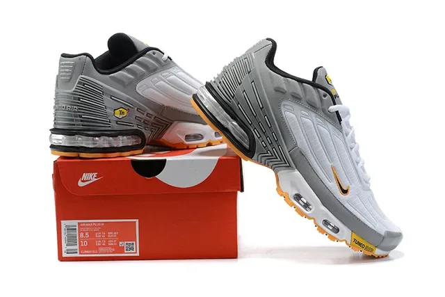 Nike Air Max Plus White Lifestyle Sneakers 9