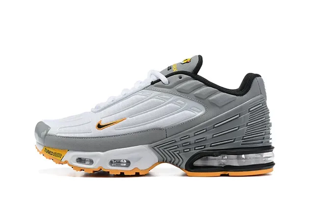 Nike Air Max Plus White Lifestyle Sneakers 10