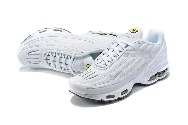 Nike Air Max Plus White Lifestyle Sneakers 17