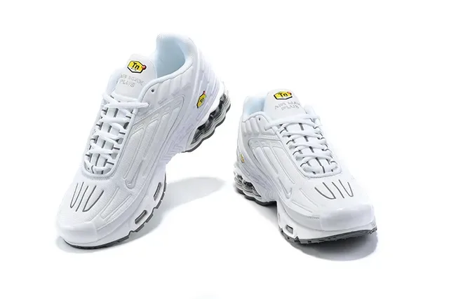 Nike Air Max Plus White Lifestyle Sneakers 18
