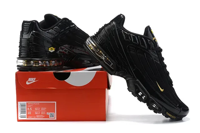 Nike Air Max Plus White Lifestyle Sneakers 20