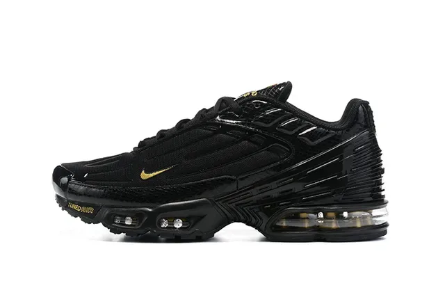 Nike Air Max Plus White Lifestyle Sneakers 21