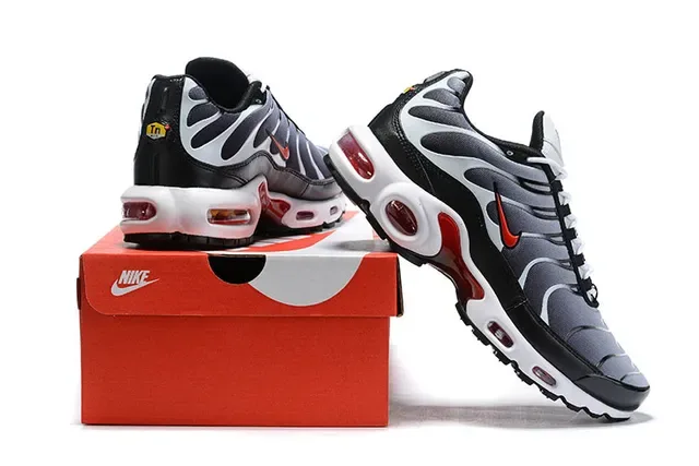 Nike Air Max Plus Yellow and Black Lifestyle Sneakers 19