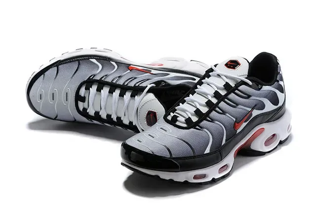 Nike Air Max Plus Yellow and Black Lifestyle Sneakers 22