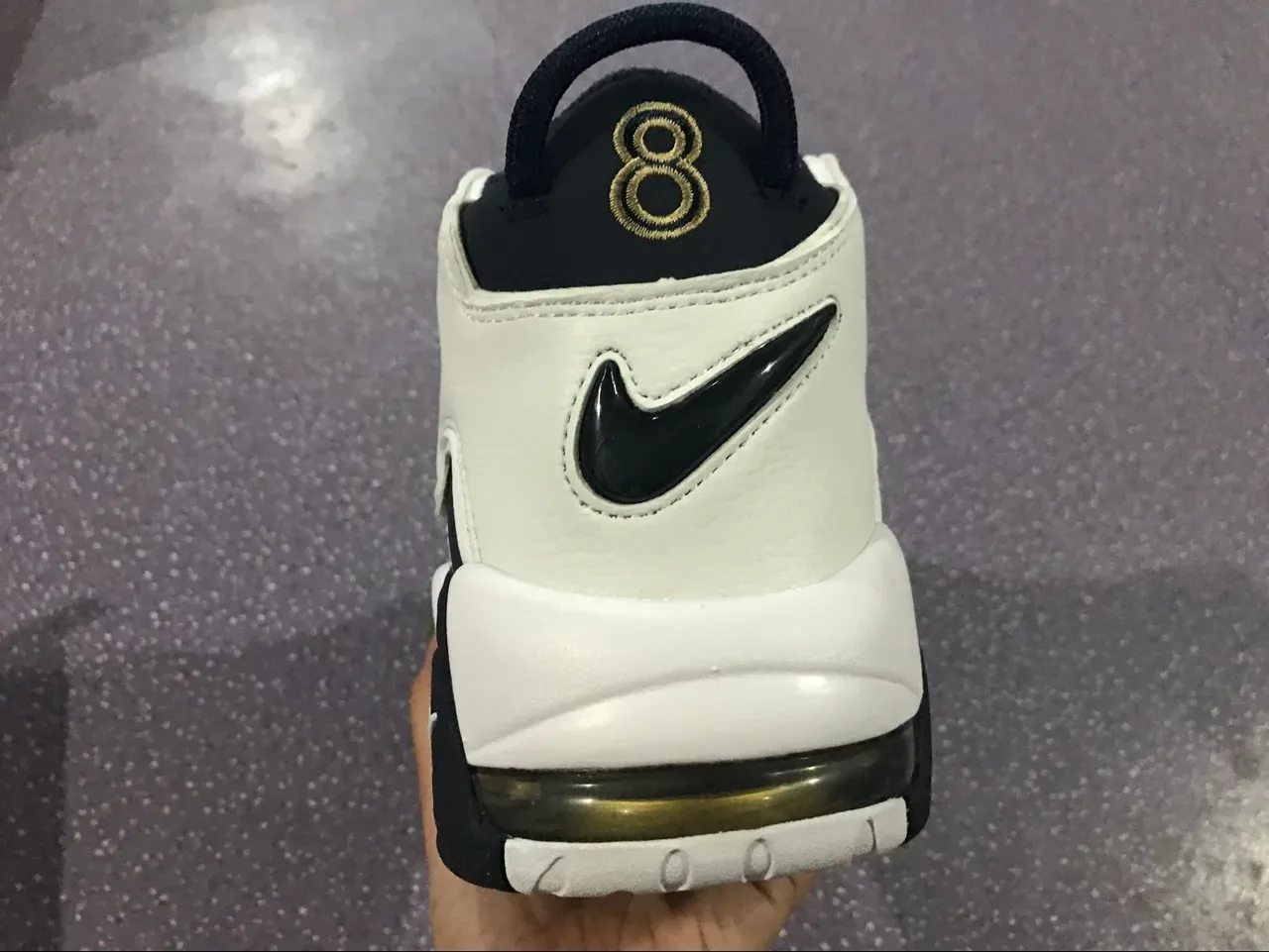 Nike Air More Uptempo Chaussures de Basket Blanc et Bleu marine 9