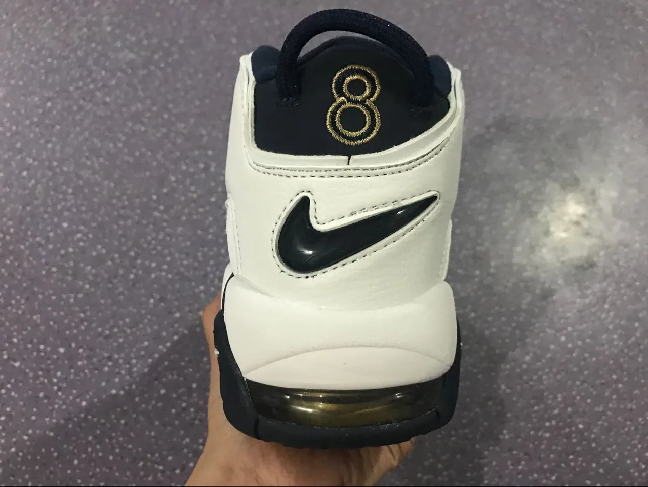 Nike Air More Uptempo Chaussures de Basket Blanc et Bleu marine 16