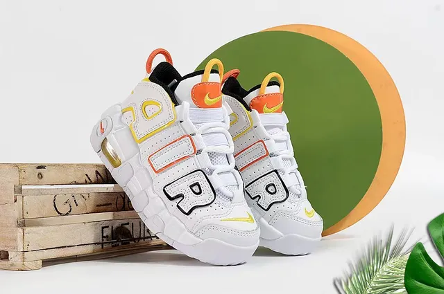 Nike Air More Uptempo White Gray Black Chaussures de Basketball 18