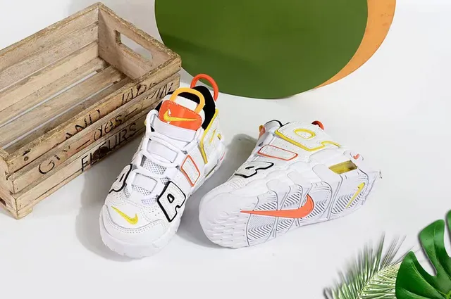 Nike Air More Uptempo White Gray Black Chaussures de Basketball 21