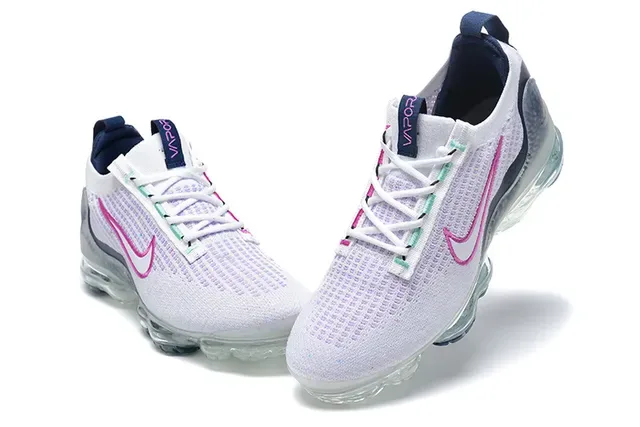 Nike Air VaporMax Flyknit Women's White Pink Navy Lifestyle Sneakers 3