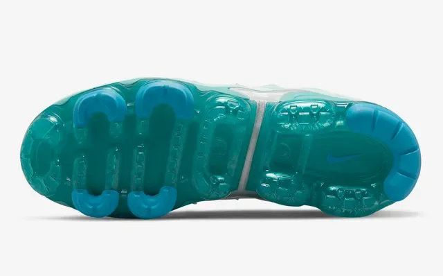 Nike Air VaporMax Plus White Mint Teal Lifestyle Sneakers 3