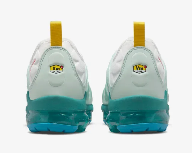 Nike Air VaporMax Plus White Mint Teal Lifestyle Sneakers 4