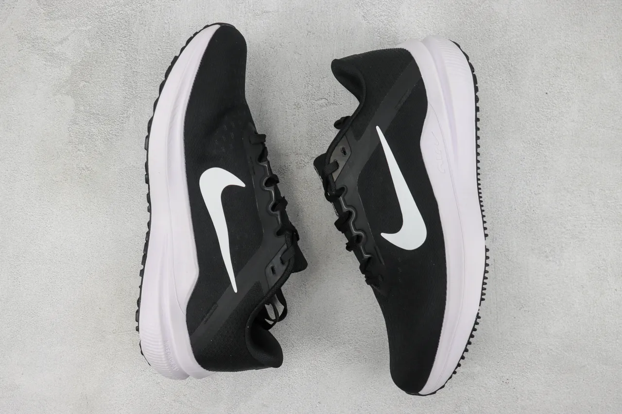 Nike Air Zoom Pegasus Black and White Running Shoes 2