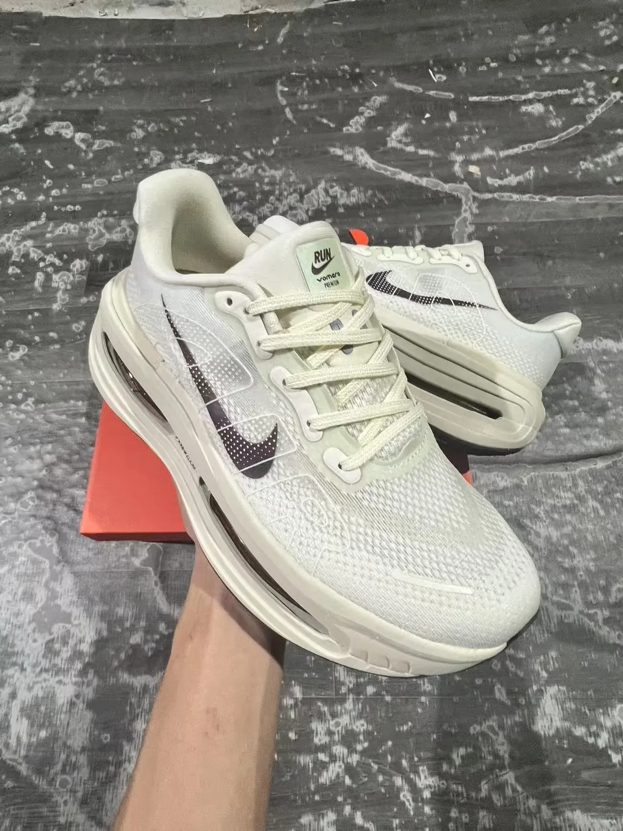 Nike Beige Black Mesh Upper Visible Air Zoom Units Lifestyle Sneakers 2