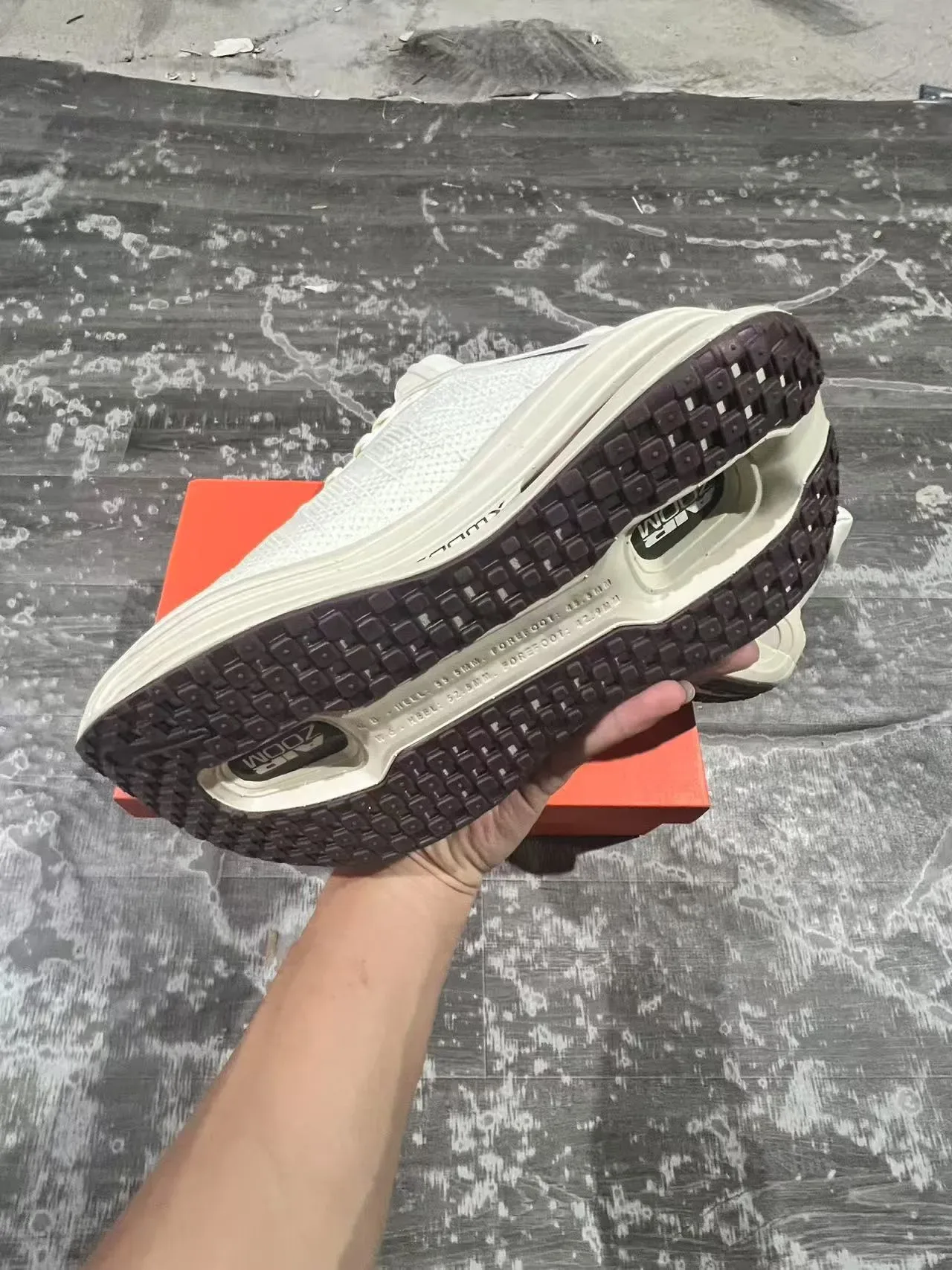 Nike Beige Black Mesh Upper Visible Air Zoom Units Lifestyle Sneakers 6