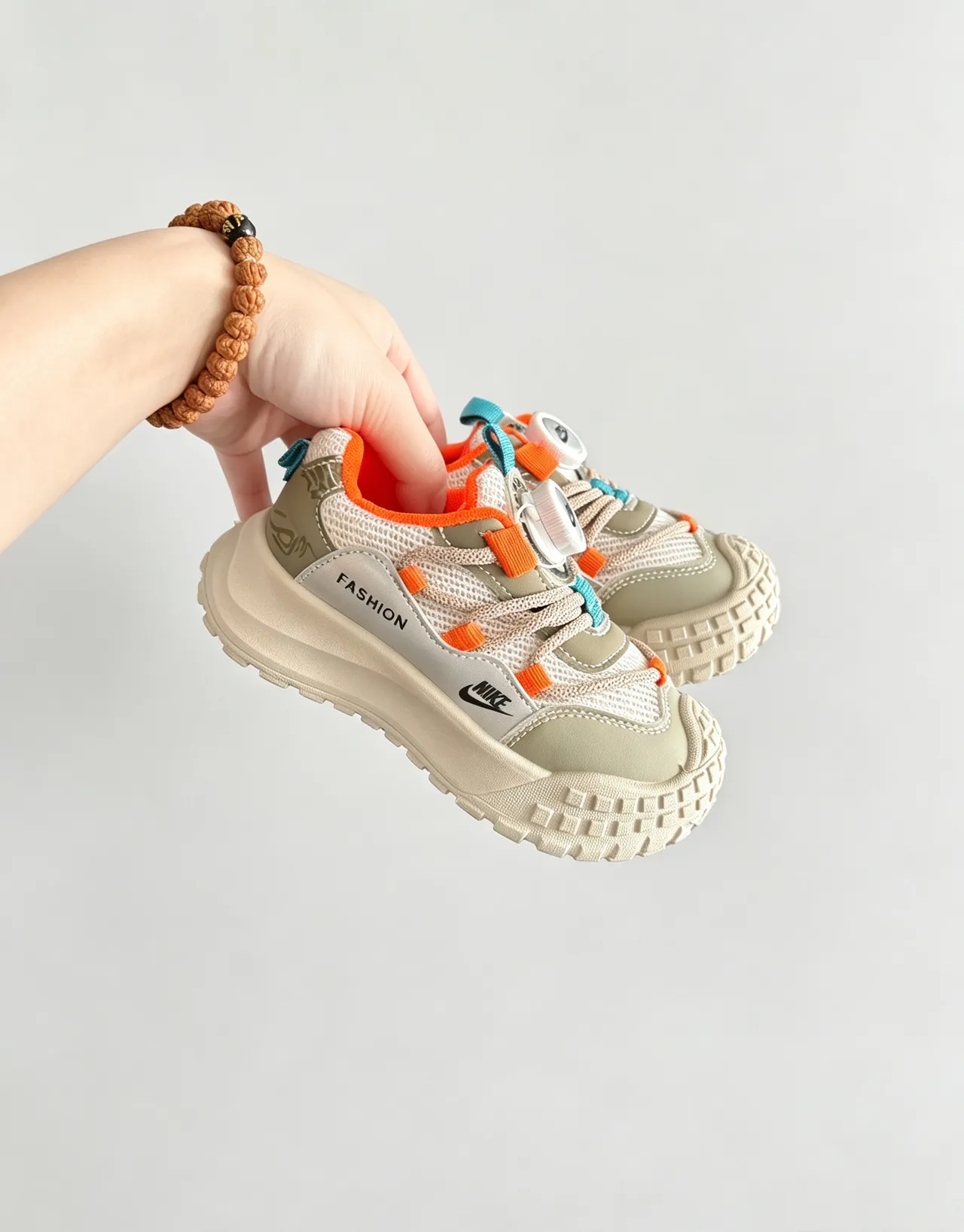 Nike Beige Orange Midsole Mesh-and-Synthetic Upper Chunky Sneakers 22