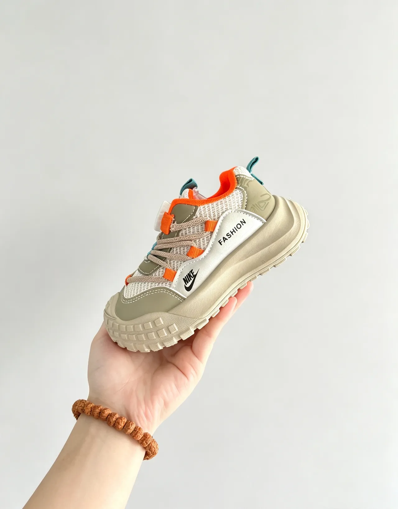 Nike Beige Orange Midsole Mesh-and-Synthetic Upper Chunky Sneakers 23