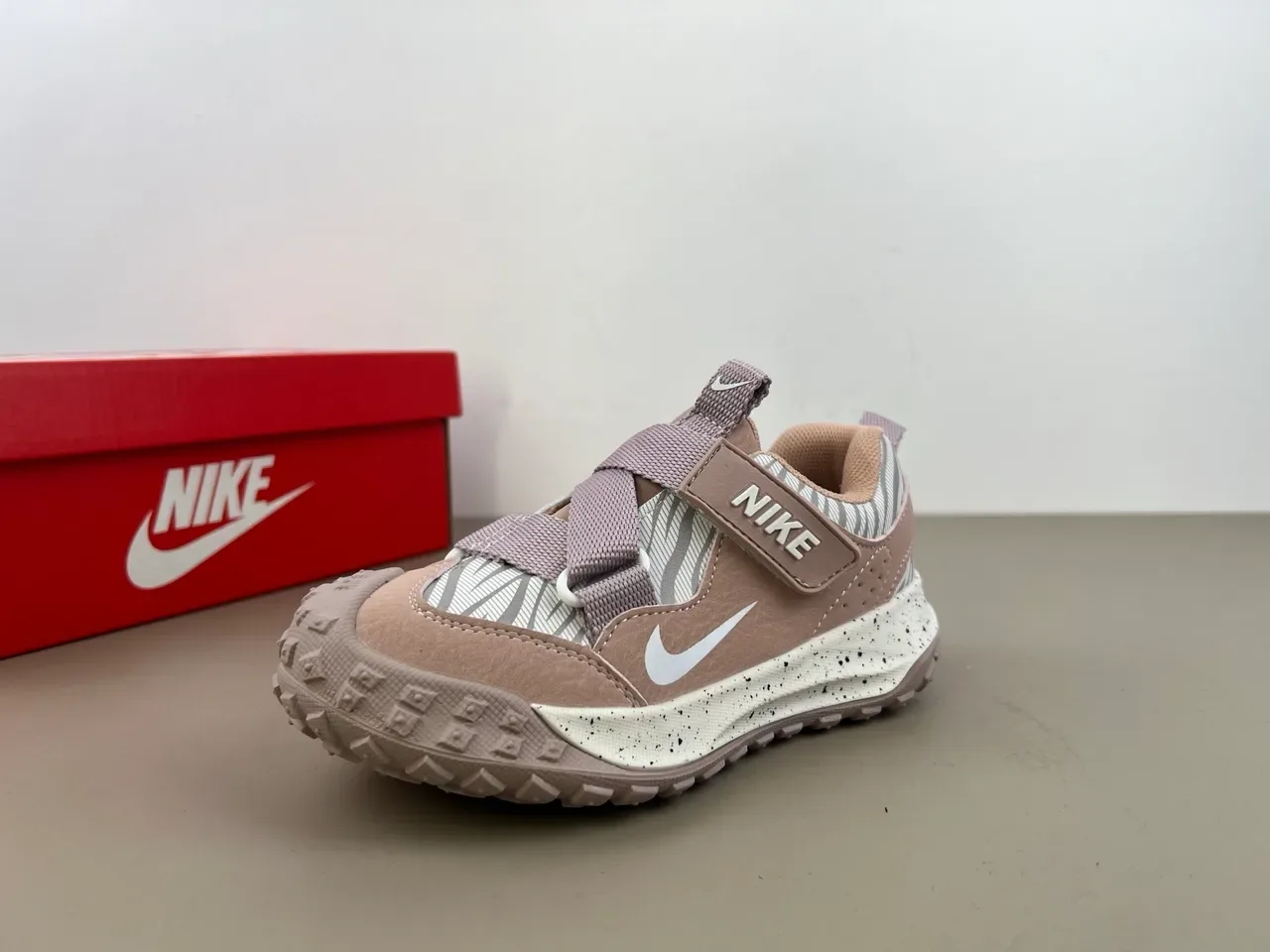 Nike Beige Pink Dual-Strap Velcro Closure Speckled Foam Midsole Lifestyle Sneakers 3