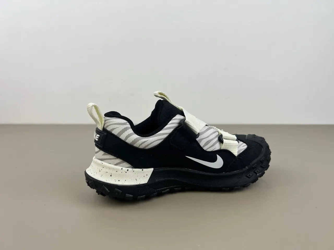 Nike Beige Pink Dual-Strap Velcro Closure Speckled Foam Midsole Lifestyle Sneakers 11