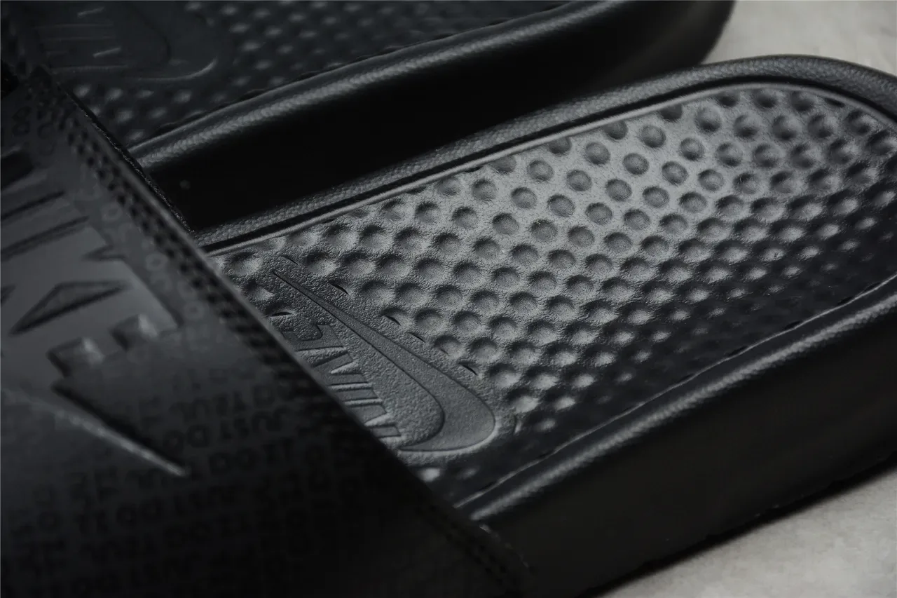 Nike Benassi JDI Chaussures Noires à Semelle Moulée 4