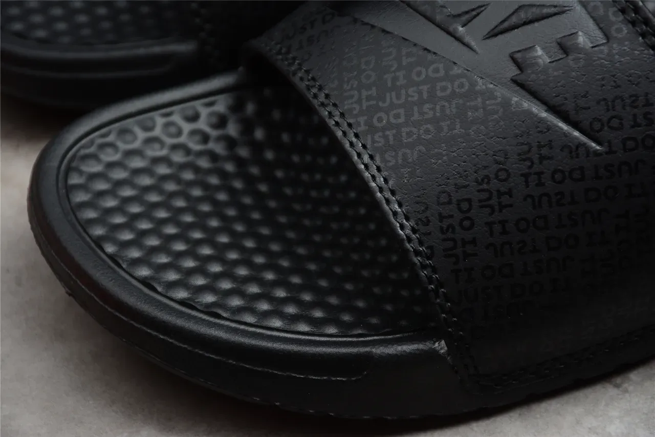 Nike Benassi JDI Chaussures Noires à Semelle Moulée 6