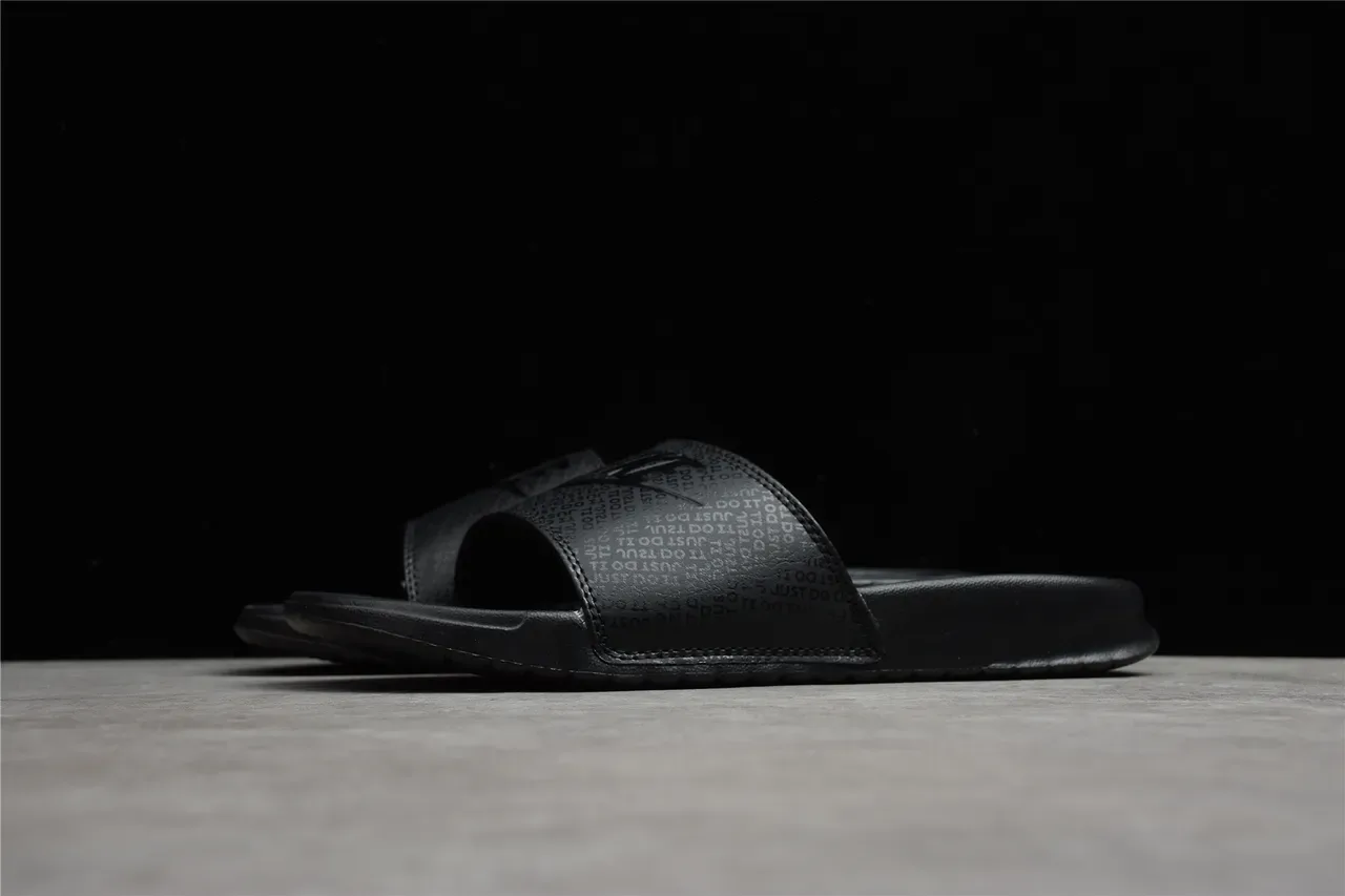 Nike Benassi JDI Chaussures Noires à Semelle Moulée 11