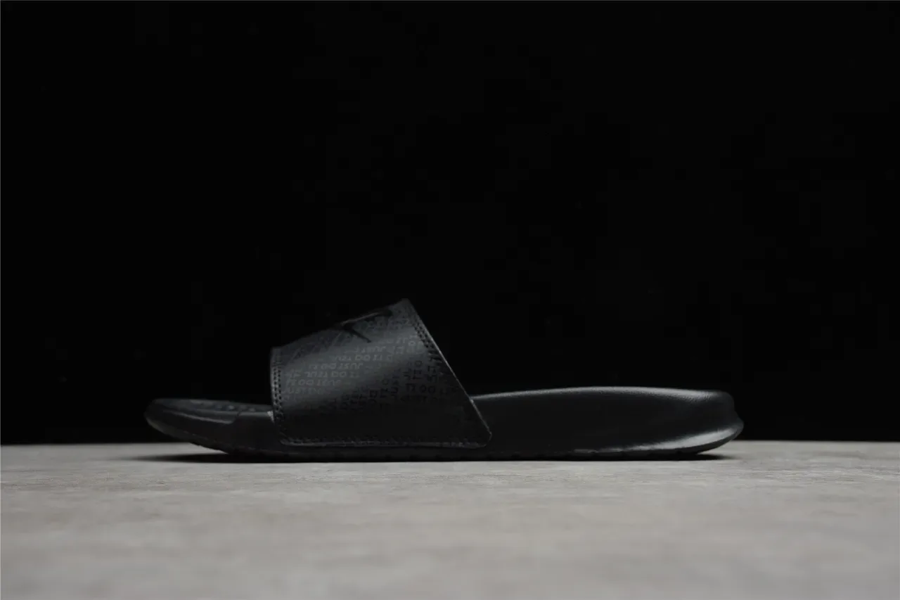 Nike Benassi JDI Chaussures Noires à Semelle Moulée 12
