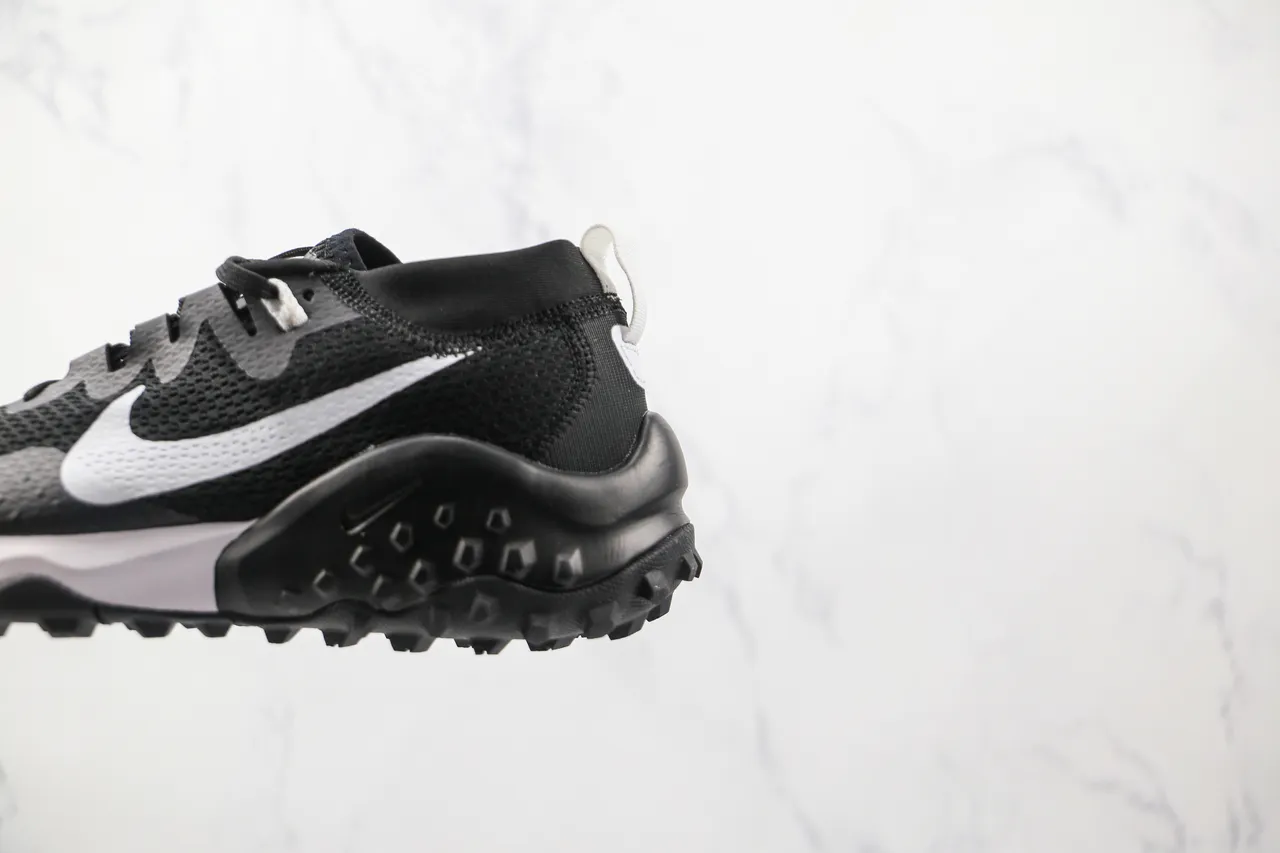 Nike Black and White Trail-Style Running Shoes 7