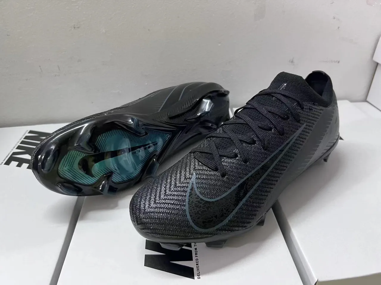 Nike Black Blue Low-Cut Knit Upper Integrated Sock Collar Firm-Ground Soccer Shoes 10