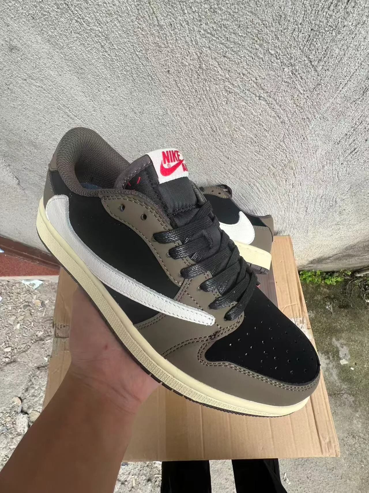 Nike Black Brown Low-Top Layered Leather-and-Suede Upper Lifestyle Sneakers 2