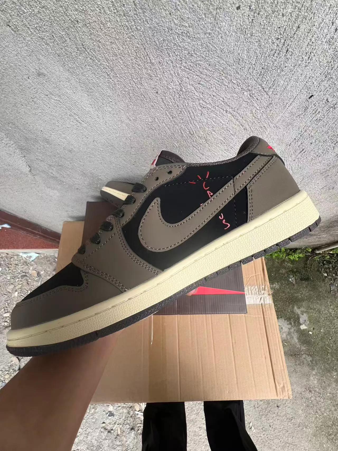 Nike Black Brown Low-Top Layered Leather-and-Suede Upper Lifestyle Sneakers 5