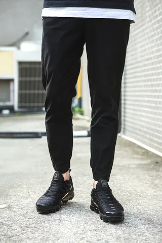 Nike Black Gold Wave-Shaped Synthetic Cage Full-Length Visible Air Unit Lifestyle Sneakers 3
