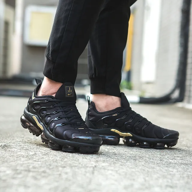 Nike Black Gold Wave-Shaped Synthetic Cage Full-Length Visible Air Unit Lifestyle Sneakers 4