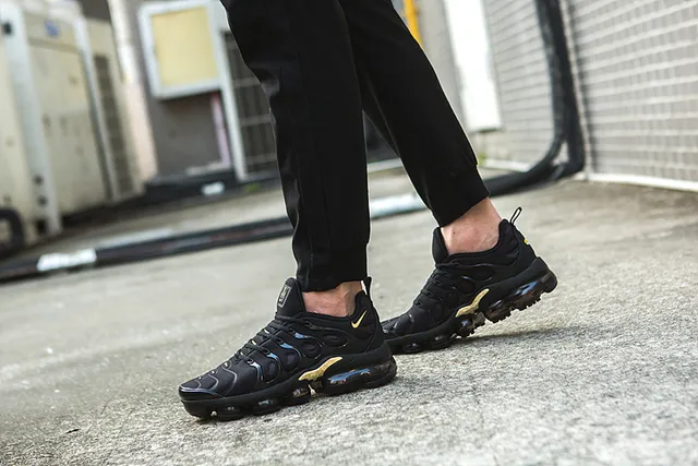 Nike Black Gold Wave-Shaped Synthetic Cage Full-Length Visible Air Unit Lifestyle Sneakers 6