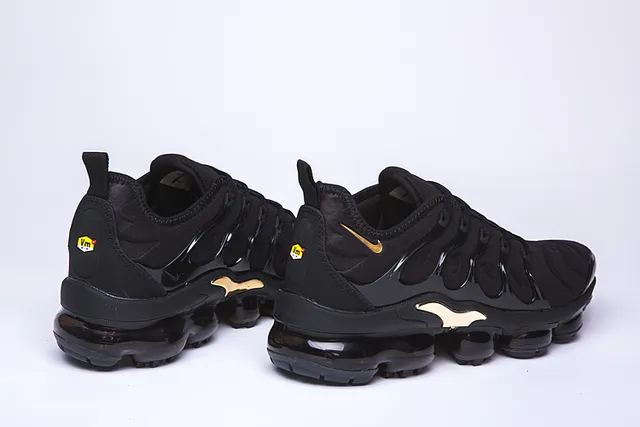 Nike Black Gold Wave-Shaped Synthetic Cage Full-Length Visible Air Unit Lifestyle Sneakers 10