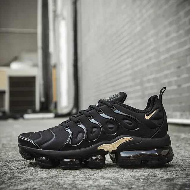 Nike Black Gold Wave-Shaped Synthetic Cage Full-Length Visible Air Unit Lifestyle Sneakers 20