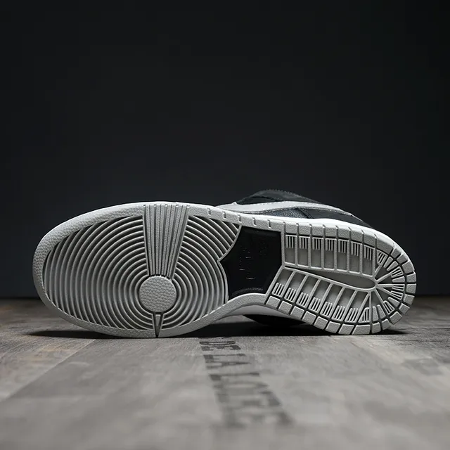 Nike Black Gray Low-Top Perforated Toe Skateboard Shoes 5